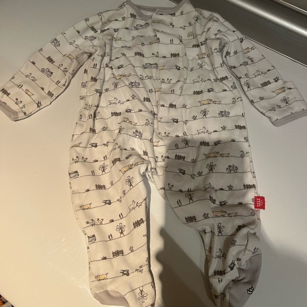 Magnetic Me Sleeper for 0-3 months in great “like new” condition